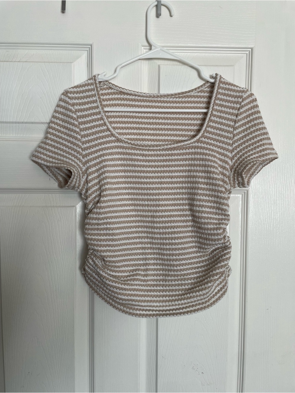 Shein size M Striped Scoop Neck Short Sleeve Crop Top - Beige & White